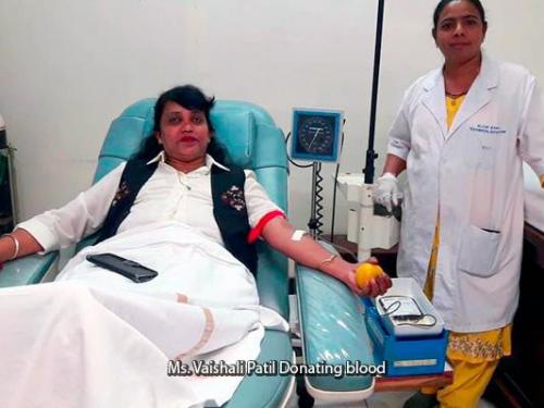 ms-vaishali-patil-blood-donate